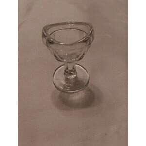 VINTAGE JOHN MARIS Co. GLASS EYE WASH CUP (diamond M) makers mark